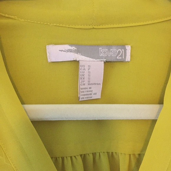 Vibrant Tie Top Blouse - Picture 5 of 5